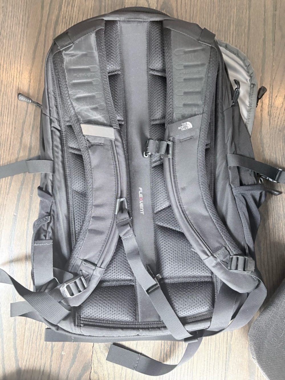 The North Face Black Borealis Men’s Backpack with Front Bungee - Picture 5 of 5